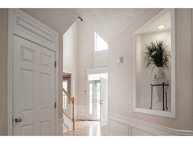 167 Castle Rocks Road Warwick, RI 02886 - Photo 2 of 25 Entry.