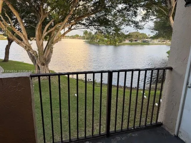 $2,100 | 2091 Northwest 96th Terrace, Unit 13L, Pembroke Pines, FL 33024
