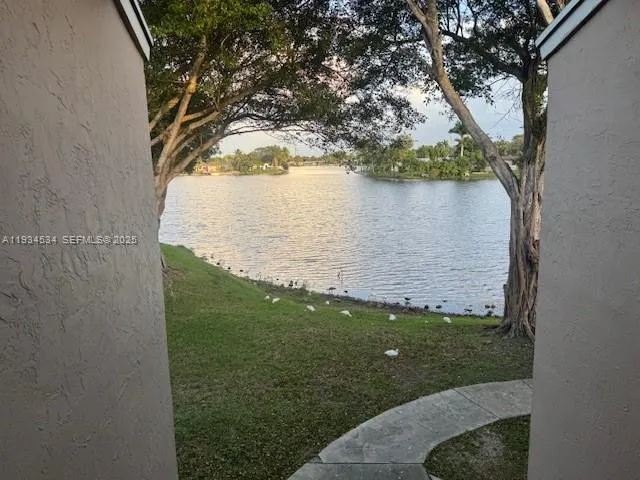 $2,100 | 2091 Northwest 96th Terrace, Unit 13L, Pembroke Pines, FL 33024