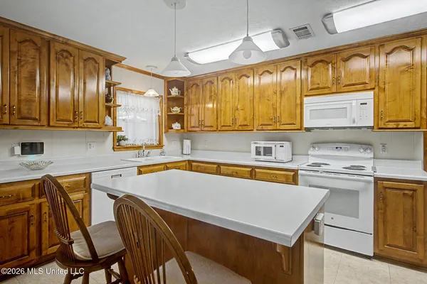 $250,000 | 4 Northwood Drive, Long Beach, MS 39560