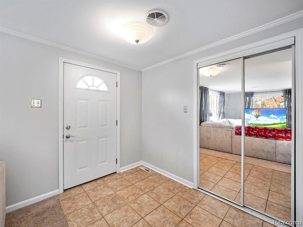1928 June Avenue Rochester Hills, MI 48309 - Photo 11 of 15