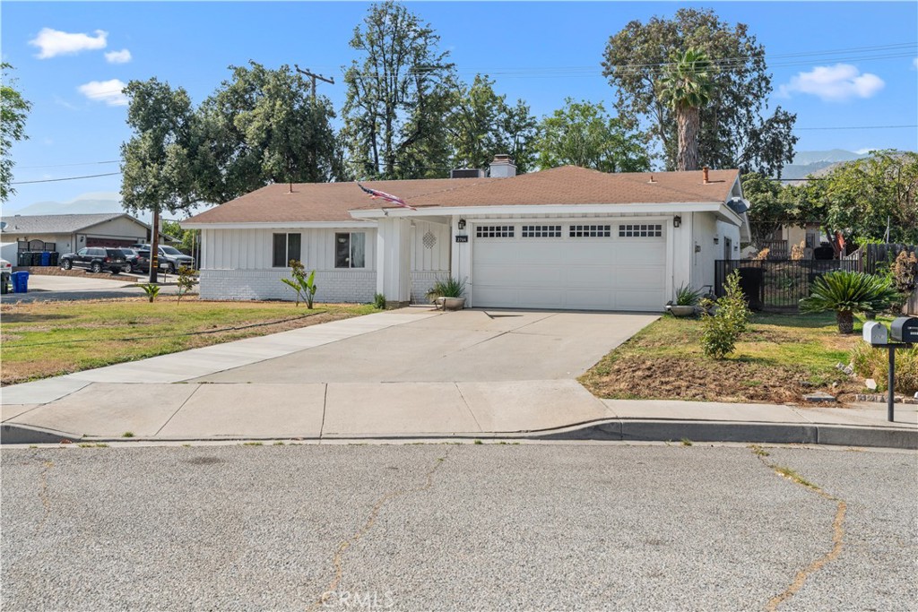 2764 East Mirada Road Highland, CA 92346 - Photo 4 of 26