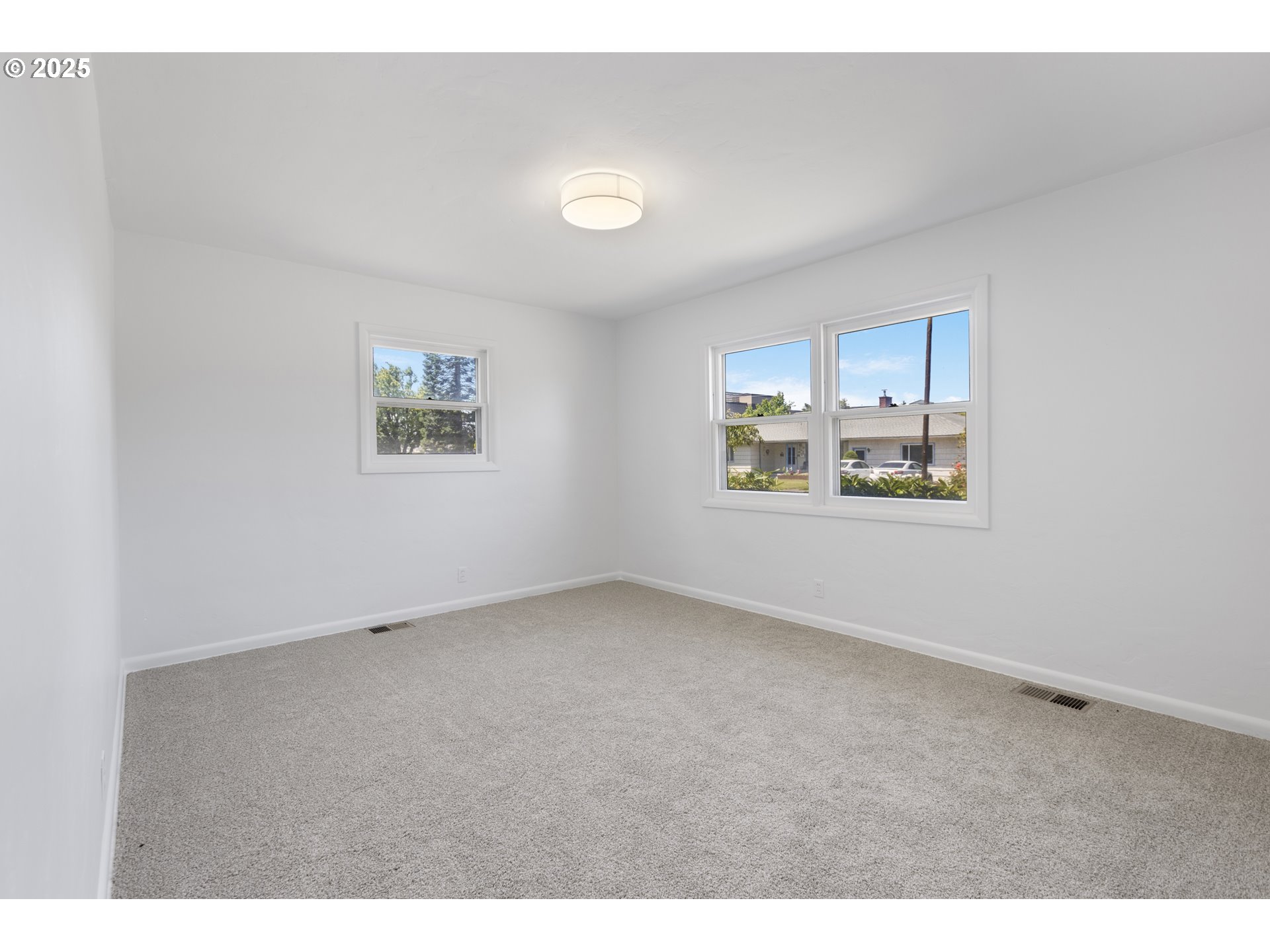 929 Darlene Avenue Springfield, OR 97477 - Photo 5 of 34 Gallery Image 5