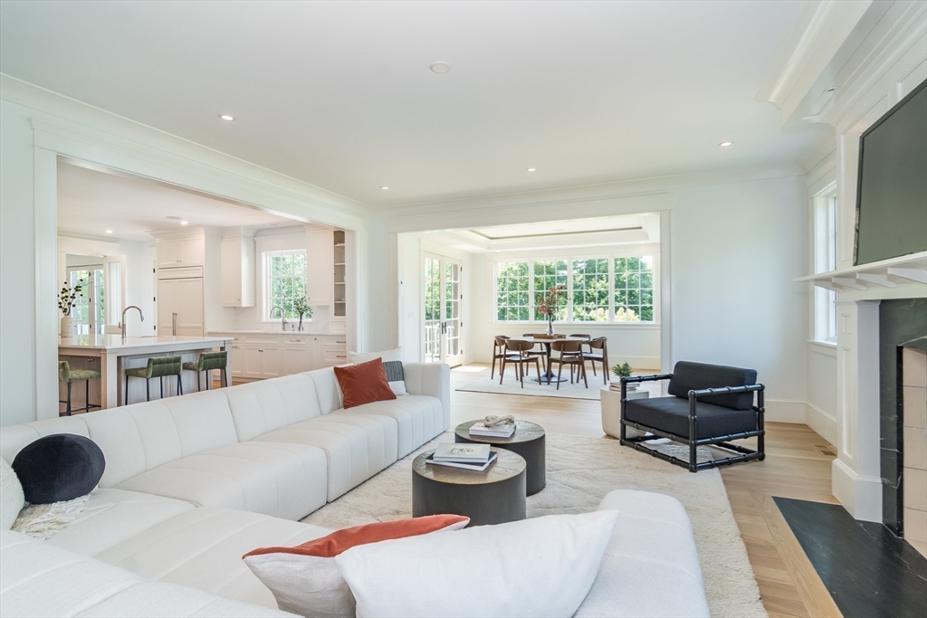 96 Love Lane Weston, MA 02493 - Photo 12 of 37