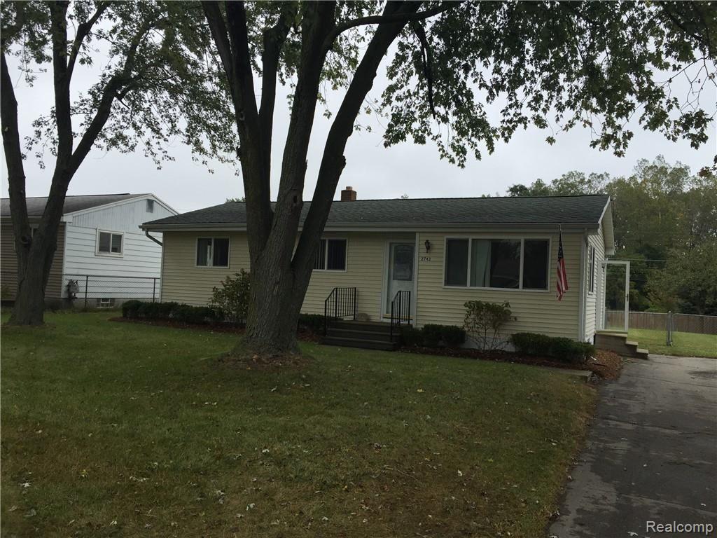 2742 Frembes Road Waterford, MI 48329 - Photo 1 of 20