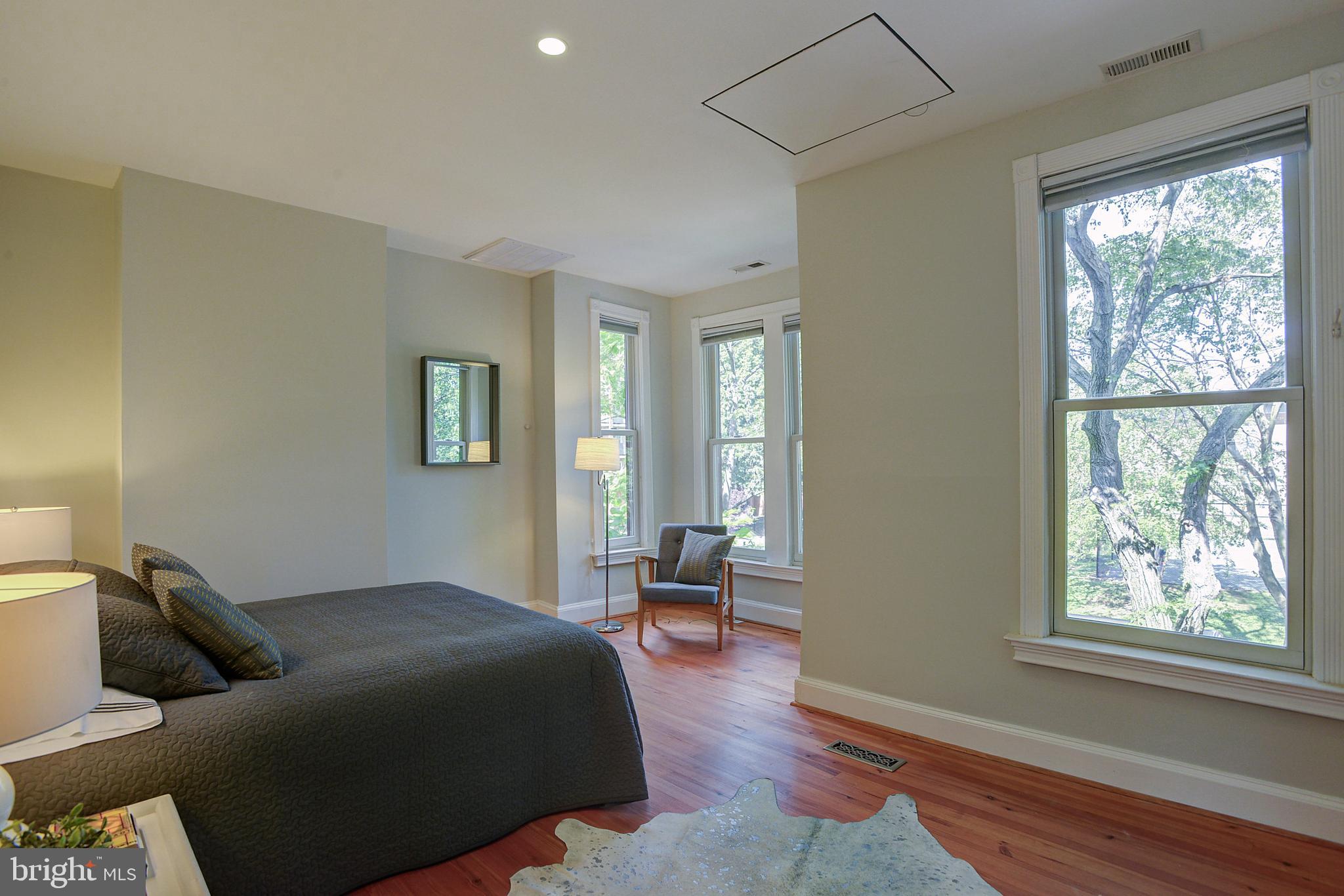 654 9th Street Northeast Washington, DC 20002 - Photo 11 of 33