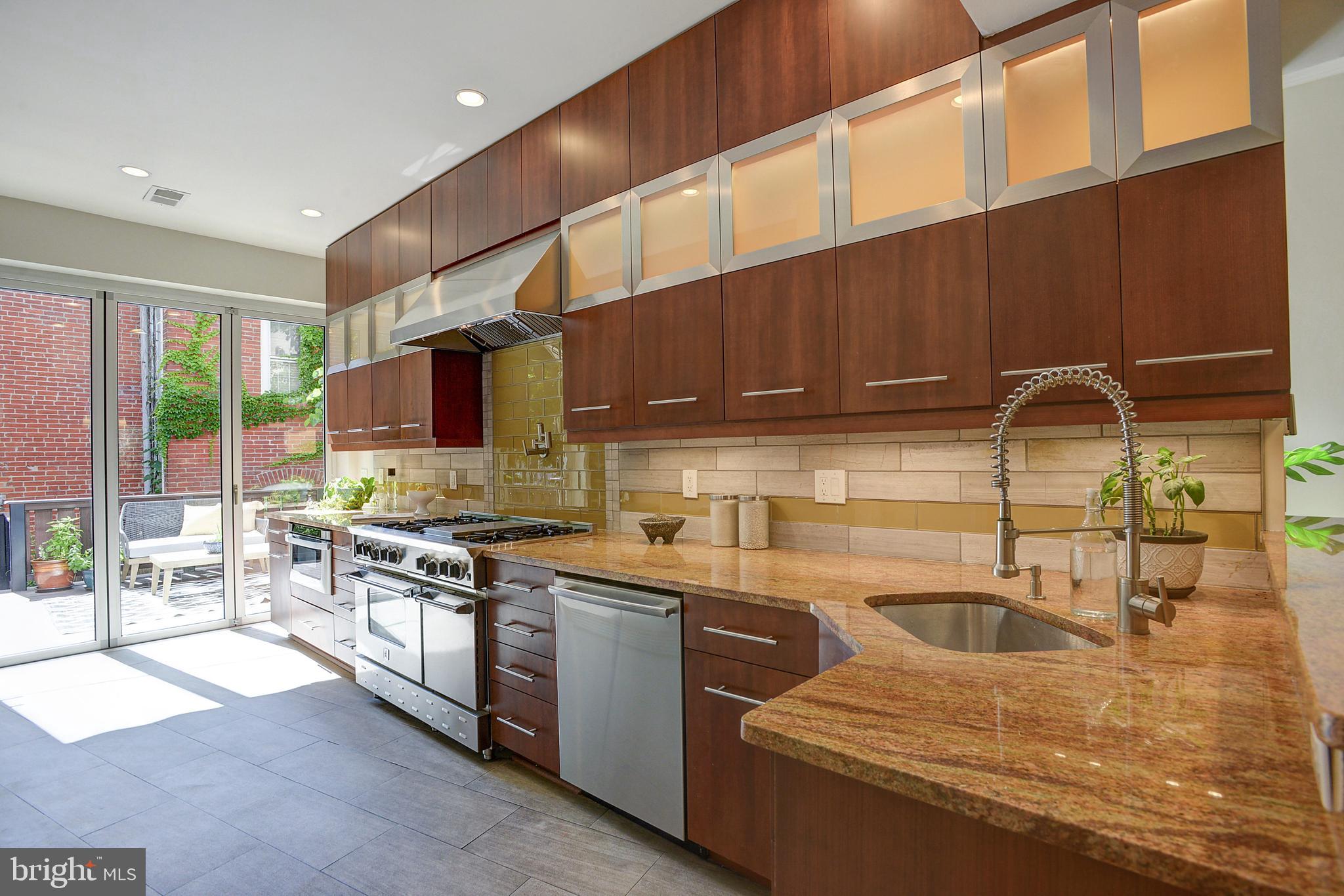 654 9th Street Northeast Washington, DC 20002 - Photo 3 of 33 Wall of glass opens like your own sidewalk cafe.