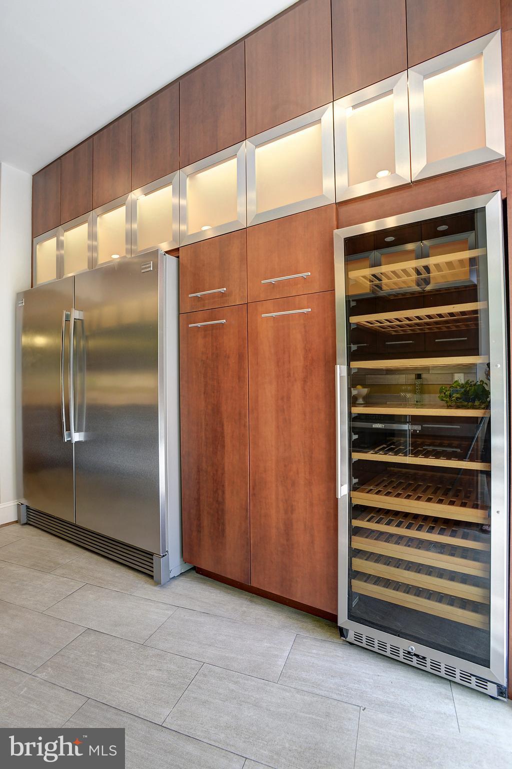 654 9th Street Northeast Washington, DC 20002 - Photo 22 of 33 Commercial grade appliances throughout.