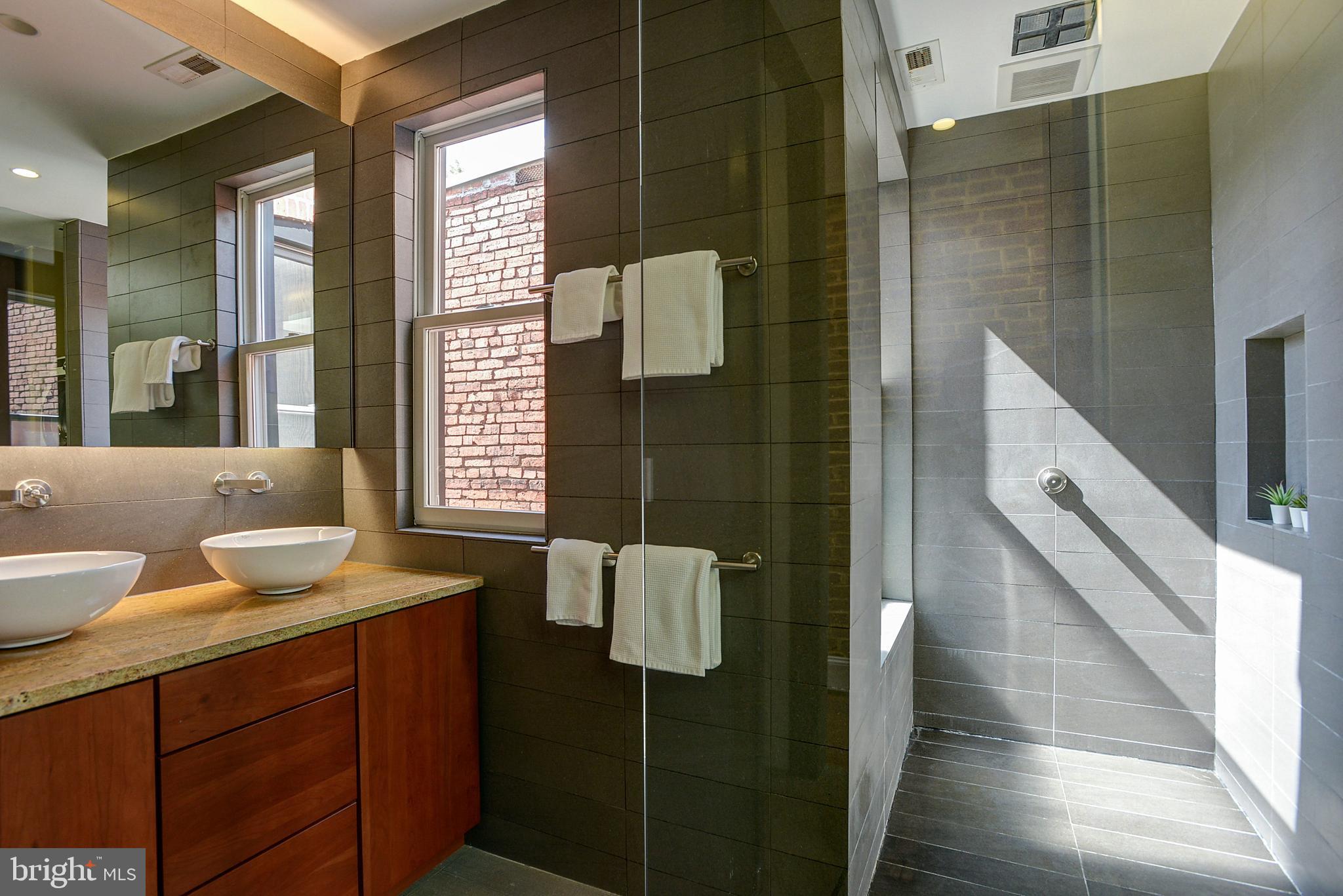 654 9th Street Northeast Washington, DC 20002 - Photo 25 of 33