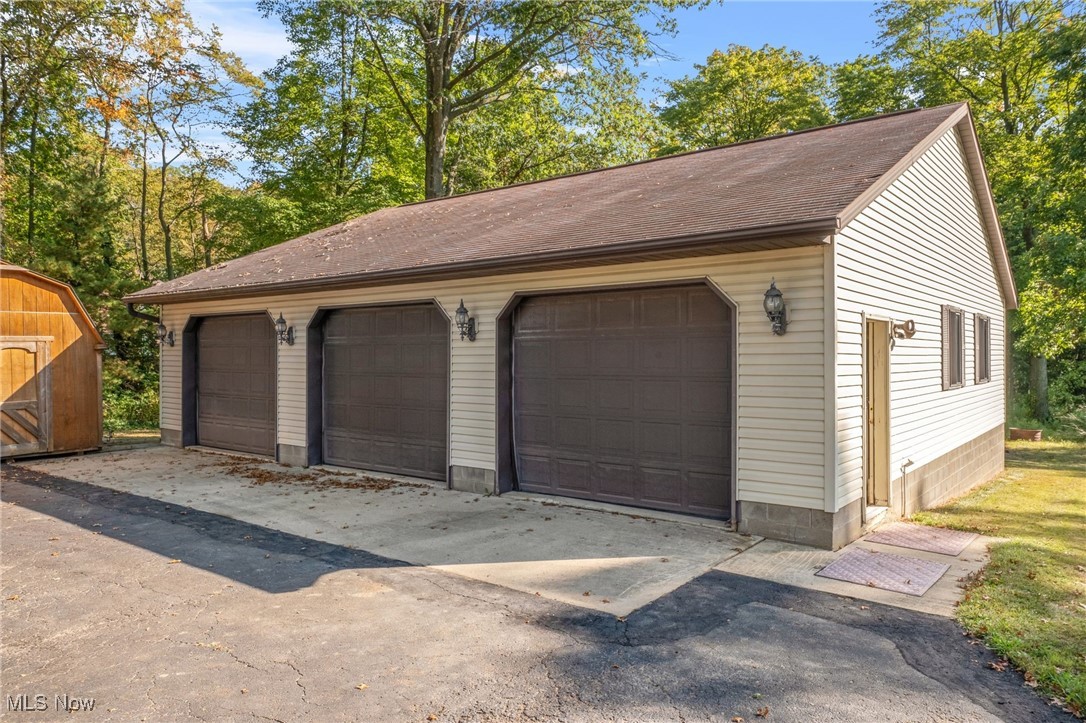10575 Burbank Road Burbank, OH 44214 - Photo 4 of 28 View of detached garage