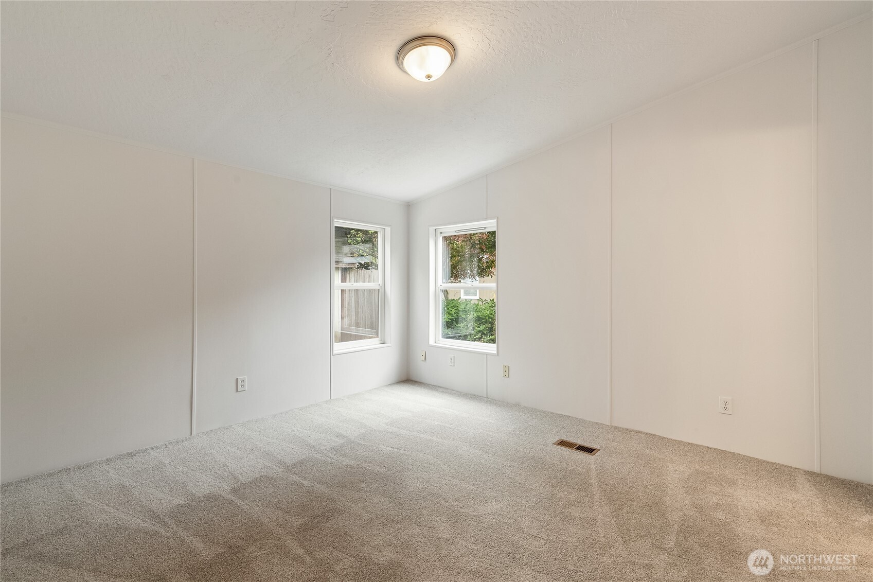 2350 Douglas Road, Unit 39 Ferndale, WA 98248 - Photo 17 of 35 an empty room with windows