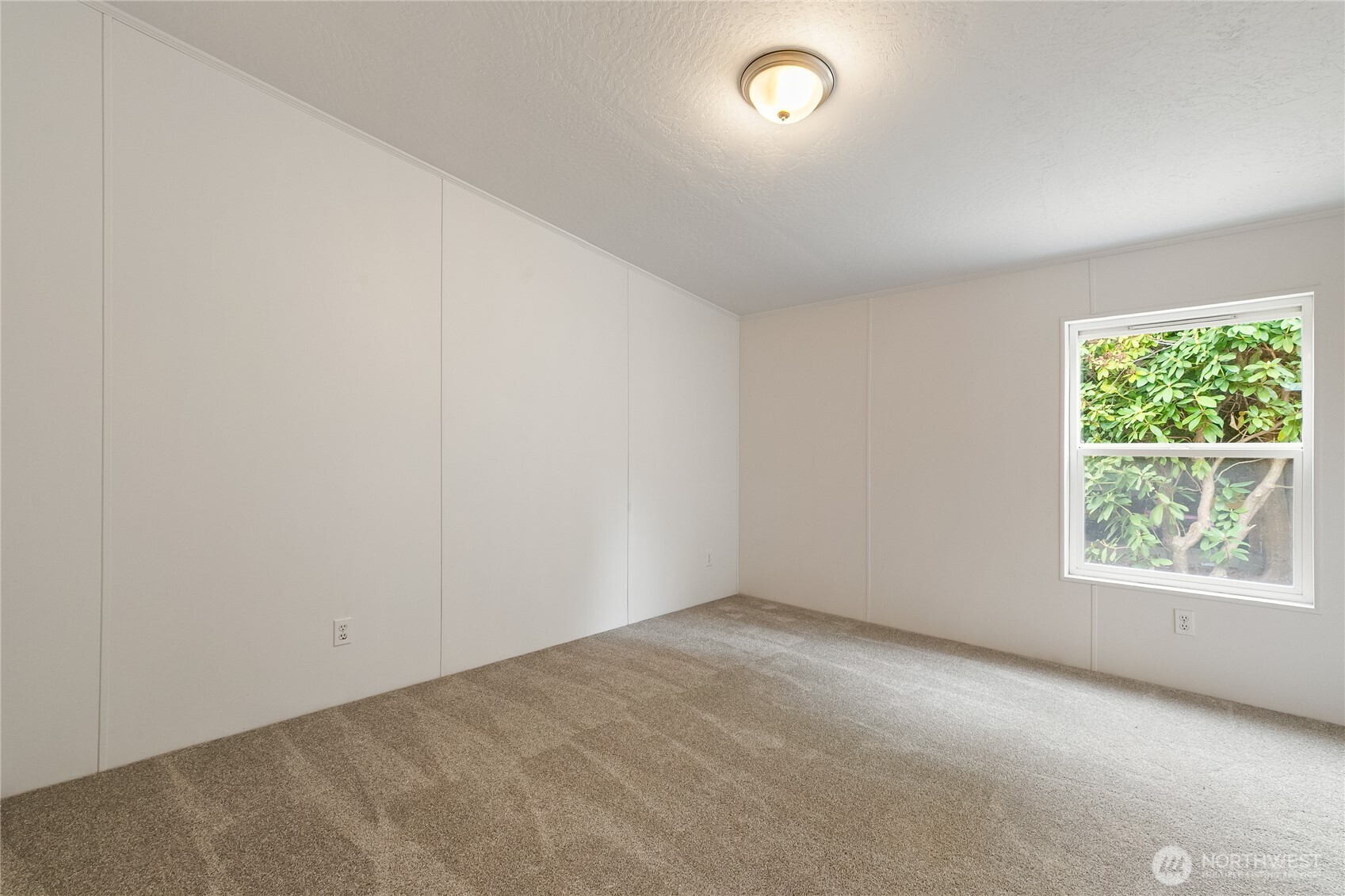 2350 Douglas Road, Unit 39 Ferndale, WA 98248 - Photo 26 of 35 an empty room with windows
