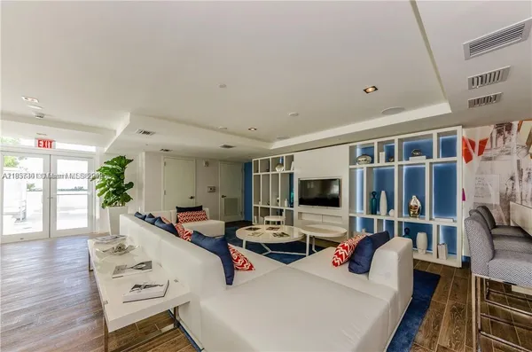 $439,499 | 4250 Biscayne Boulevard, Unit 1008, Miami, FL 33137