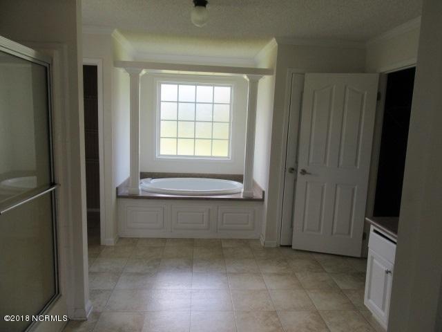 162 Porters Ridge Road Jacksonville, NC 28540 - Photo 7 of 11 Master Bath