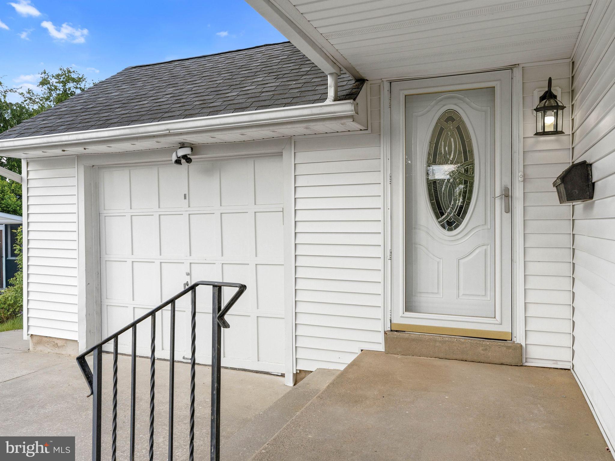 1608 Bryant Road Cherry Hill, NJ 08003 - Photo 5 of 41