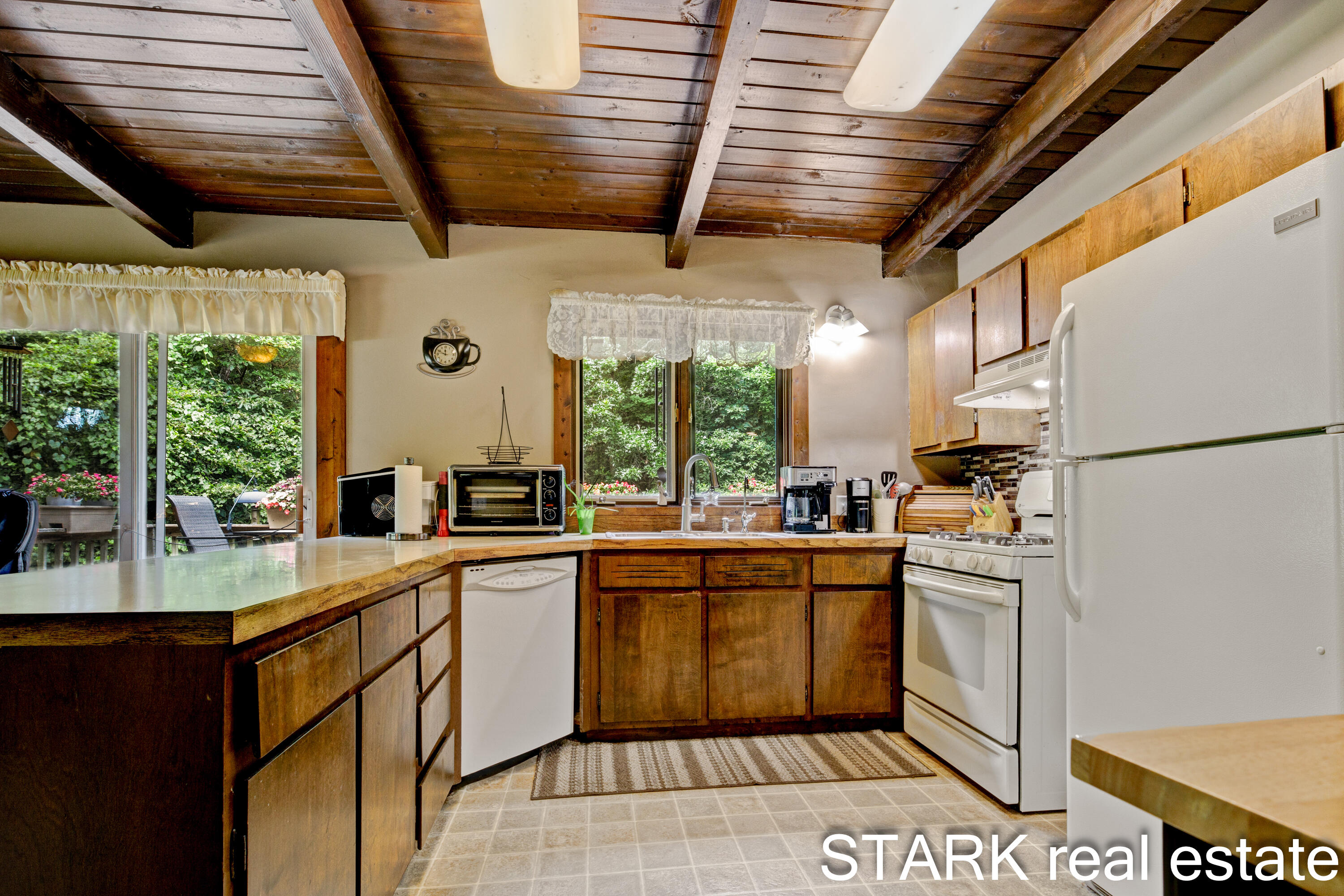 5106 Quarterline Road Muskegon, MI 49444 - Photo 12 of 47 Rob Stark 5106 S Quarterline Rd-12