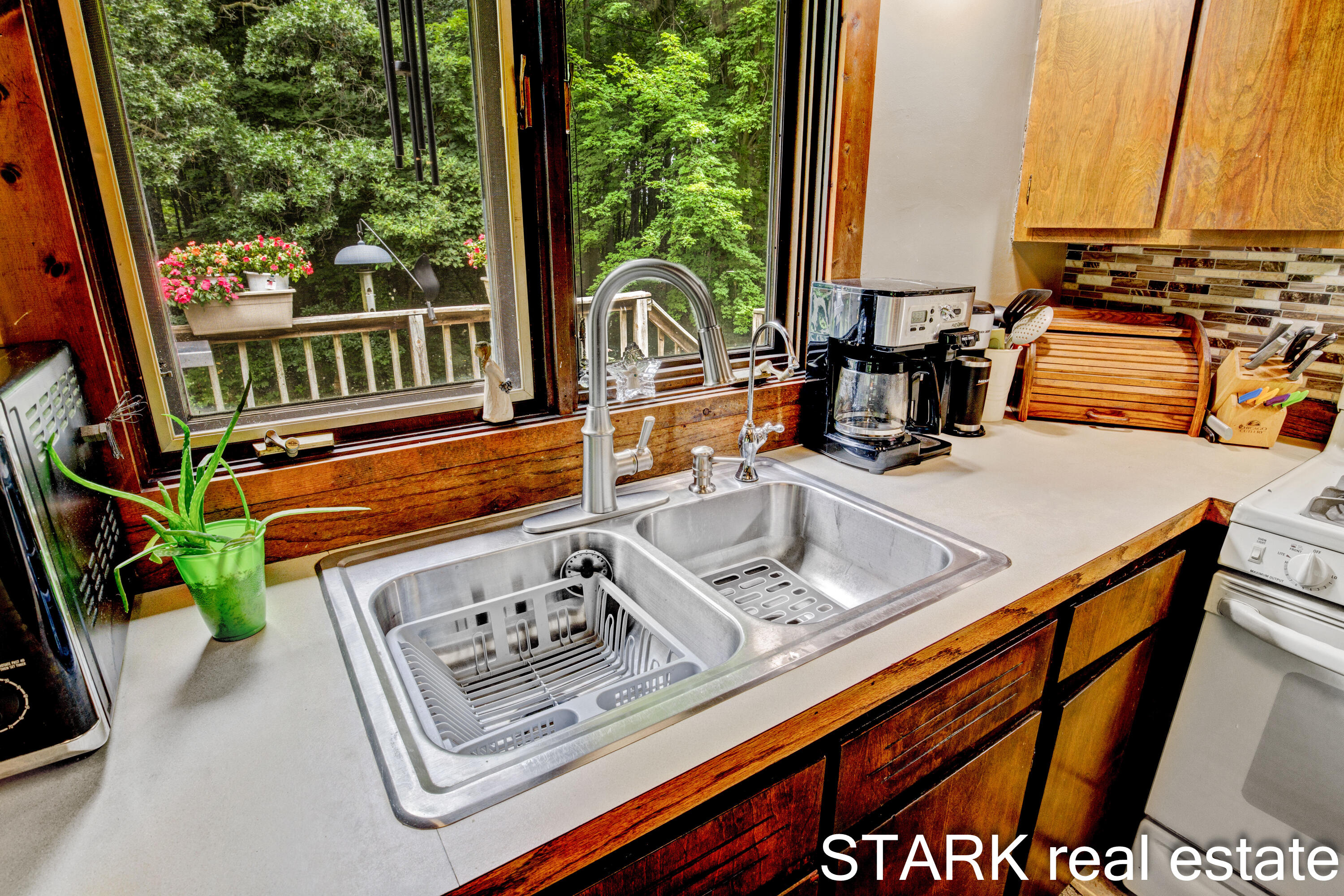 5106 Quarterline Road Muskegon, MI 49444 - Photo 16 of 47 Rob Stark 5106 S Quarterline Rd-16