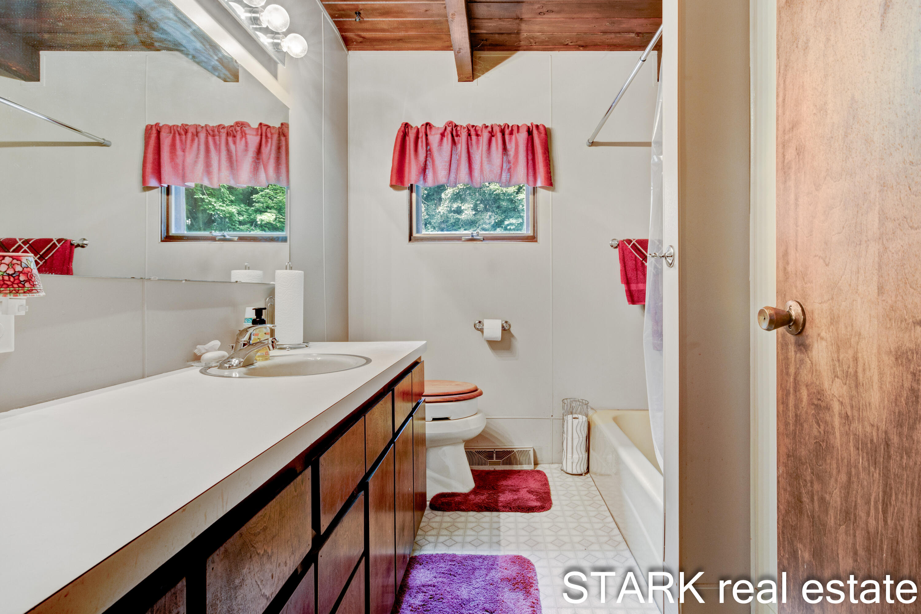 5106 Quarterline Road Muskegon, MI 49444 - Photo 19 of 47 Rob Stark 5106 S Quarterline Rd-19