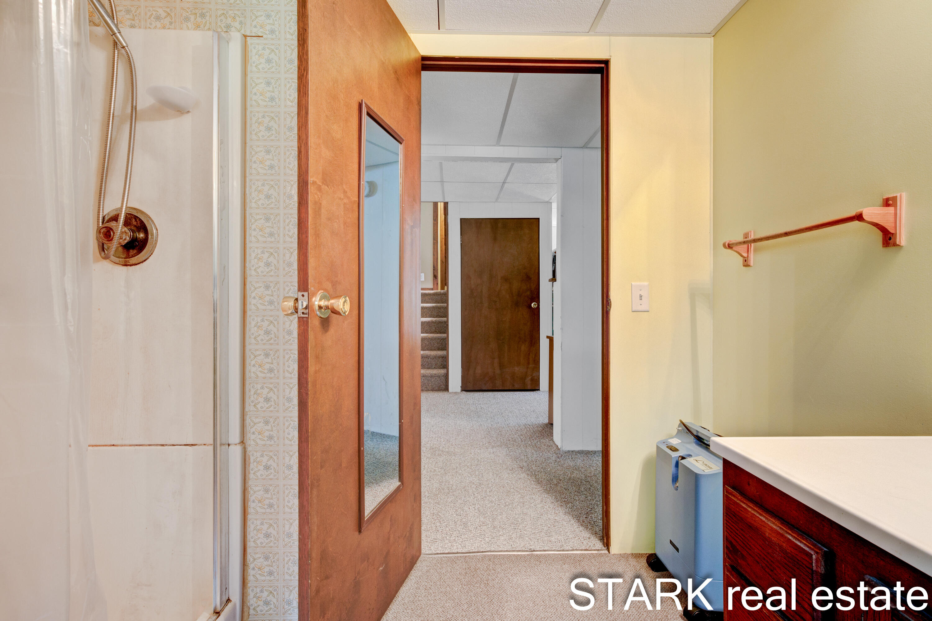 5106 Quarterline Road Muskegon, MI 49444 - Photo 32 of 47 Rob Stark 5106 S Quarterline Rd-33