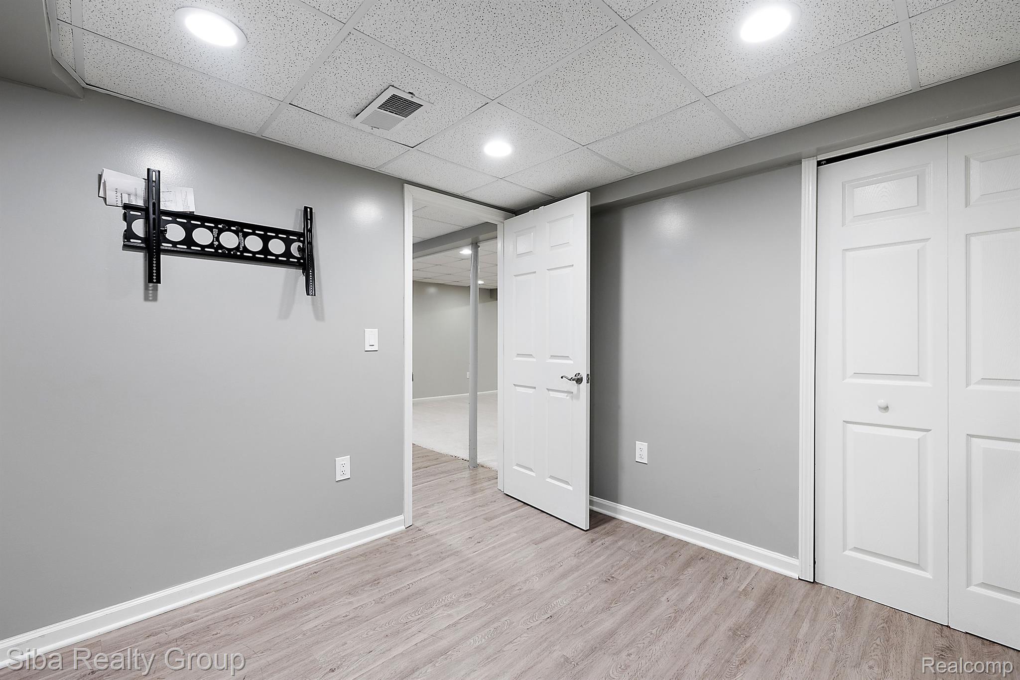 1602 Hillside Lane Rochester, MI 48307 - Photo 61 of 63 Gallery Image 61