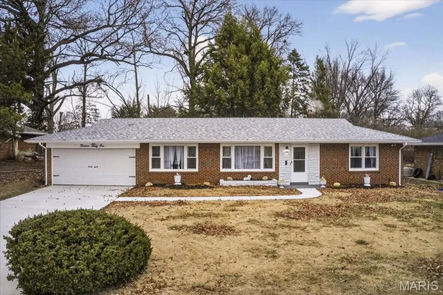 $209,900 | 1331 Norchester Drive, Moline Acres, MO 63137