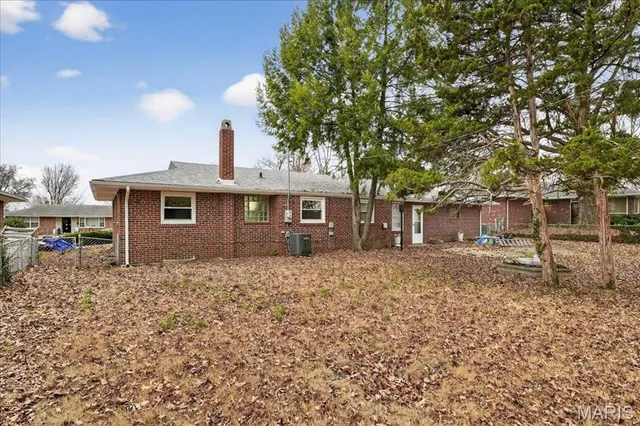 $209,900 | 1331 Norchester Drive, Moline Acres, MO 63137