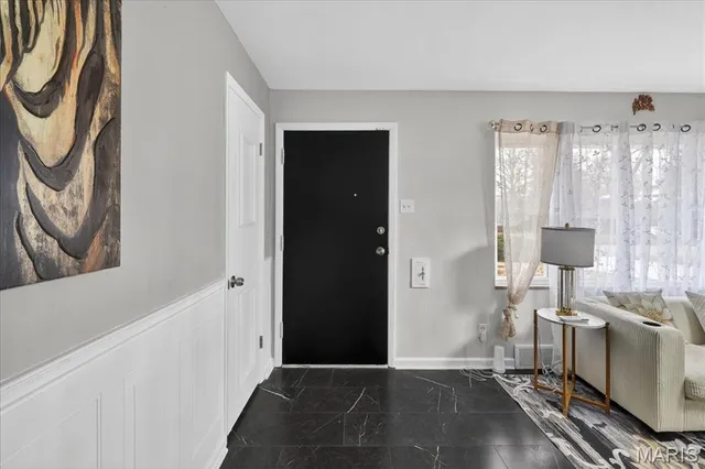 $209,900 | 1331 Norchester Drive, Moline Acres, MO 63137