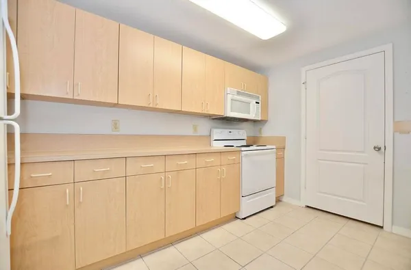 $1,600 | 114 Southwest Peacock Boulevard, Unit 8105, Port St. Lucie, FL 34986