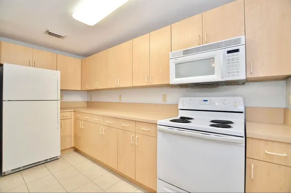 $1,600 | 114 Southwest Peacock Boulevard, Unit 8105, Port St. Lucie, FL 34986