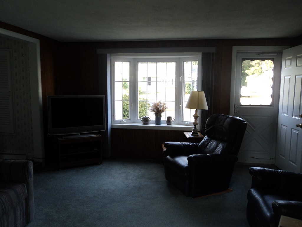 403 Kaufman Road Somerset, MA 02726 - Photo 3 of 25