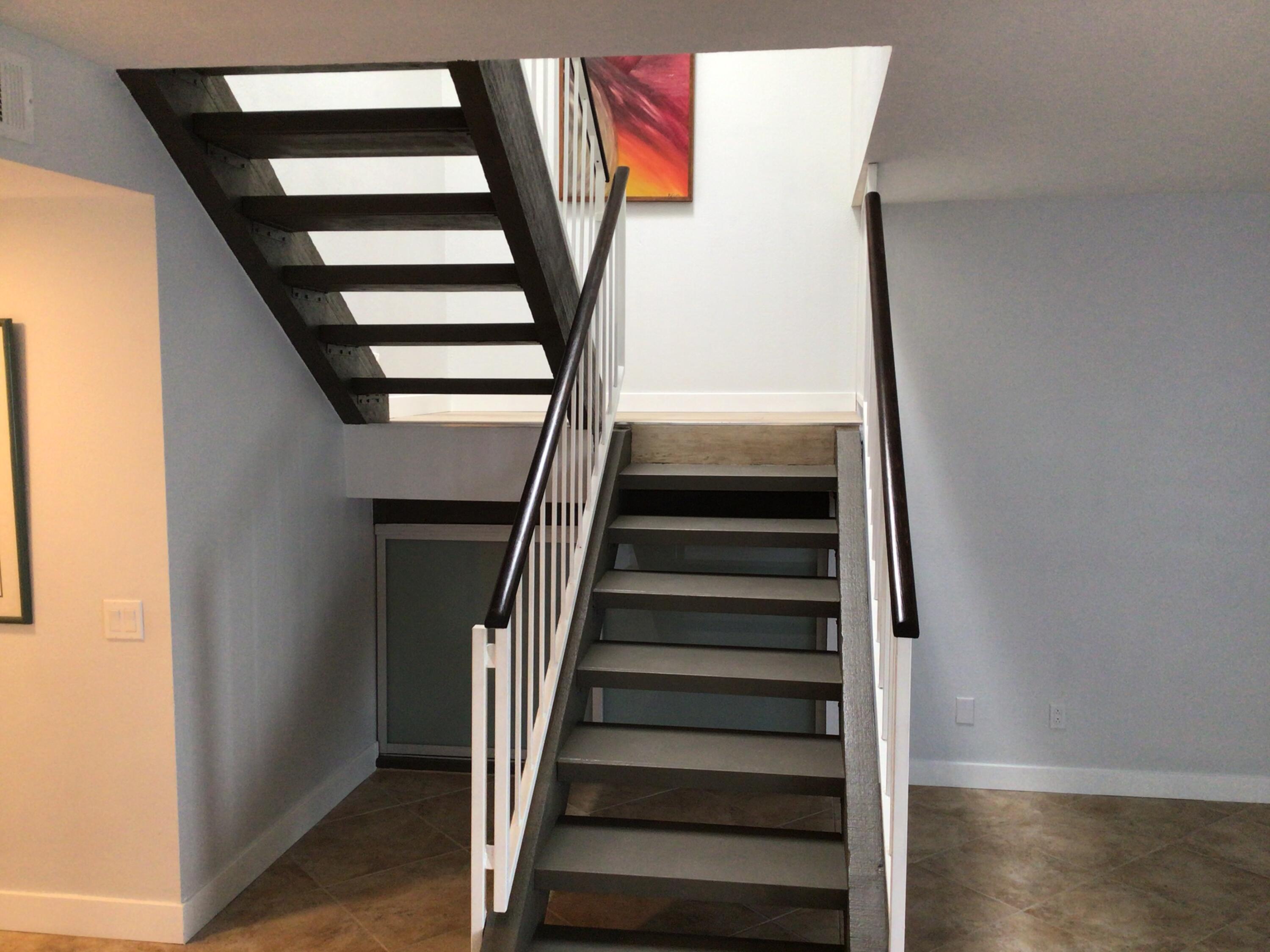 618 Violeta Drive Palm Springs, CA 92262 - Photo 23 of 35 a view of entryway