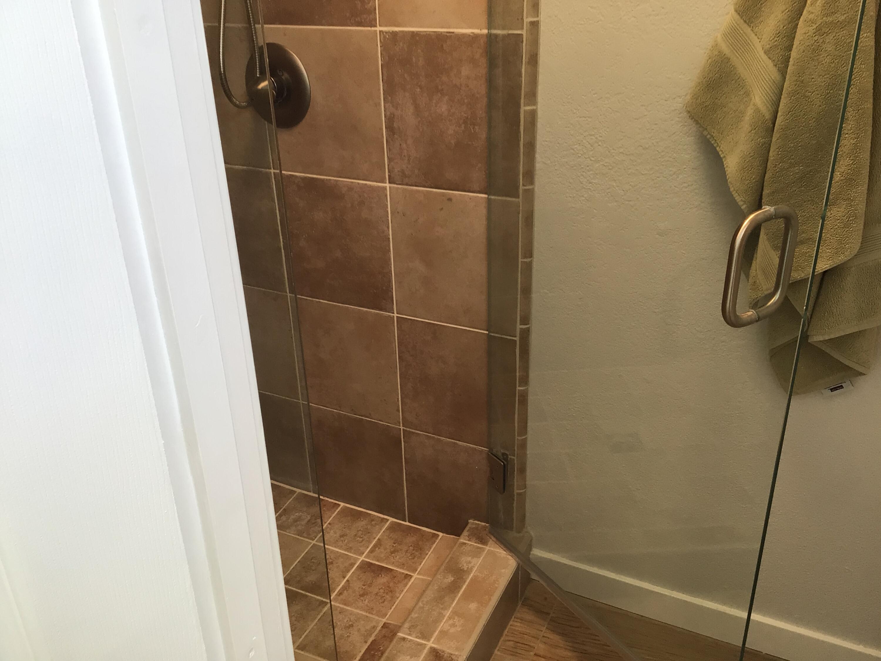 618 Violeta Drive Palm Springs, CA 92262 - Photo 29 of 35 a bathroom with a shower
