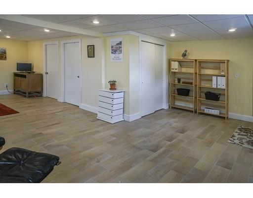 90 Stoneleigh Road Watertown, MA 02472 - Photo 16 of 25