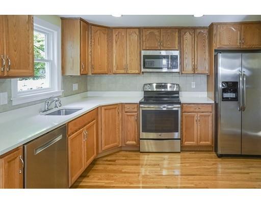 90 Stoneleigh Road Watertown, MA 02472 - Photo 6 of 25