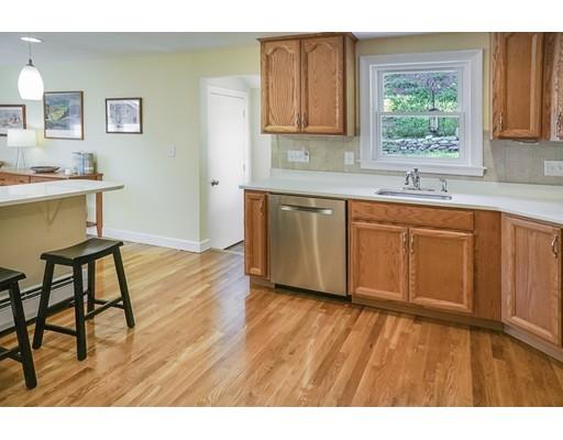 90 Stoneleigh Road Watertown, MA 02472 - Photo 7 of 25