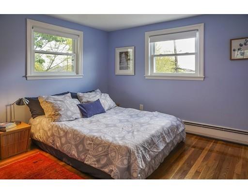 90 Stoneleigh Road Watertown, MA 02472 - Photo 10 of 25