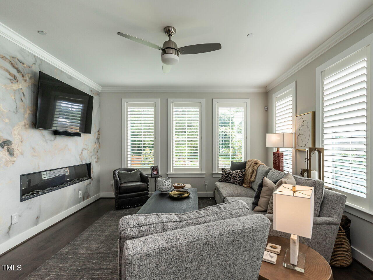 1610 Draper View Loop, Unit 101 Raleigh, NC 27608 - Photo 11 of 38 007-1280x960-family-room
