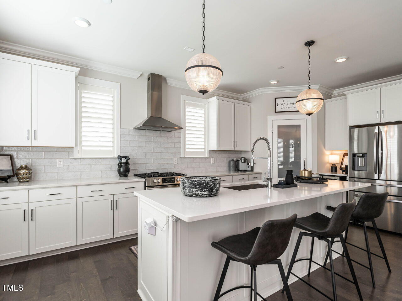 1610 Draper View Loop, Unit 101 Raleigh, NC 27608 - Photo 15 of 35 014-1280x960-kitchen