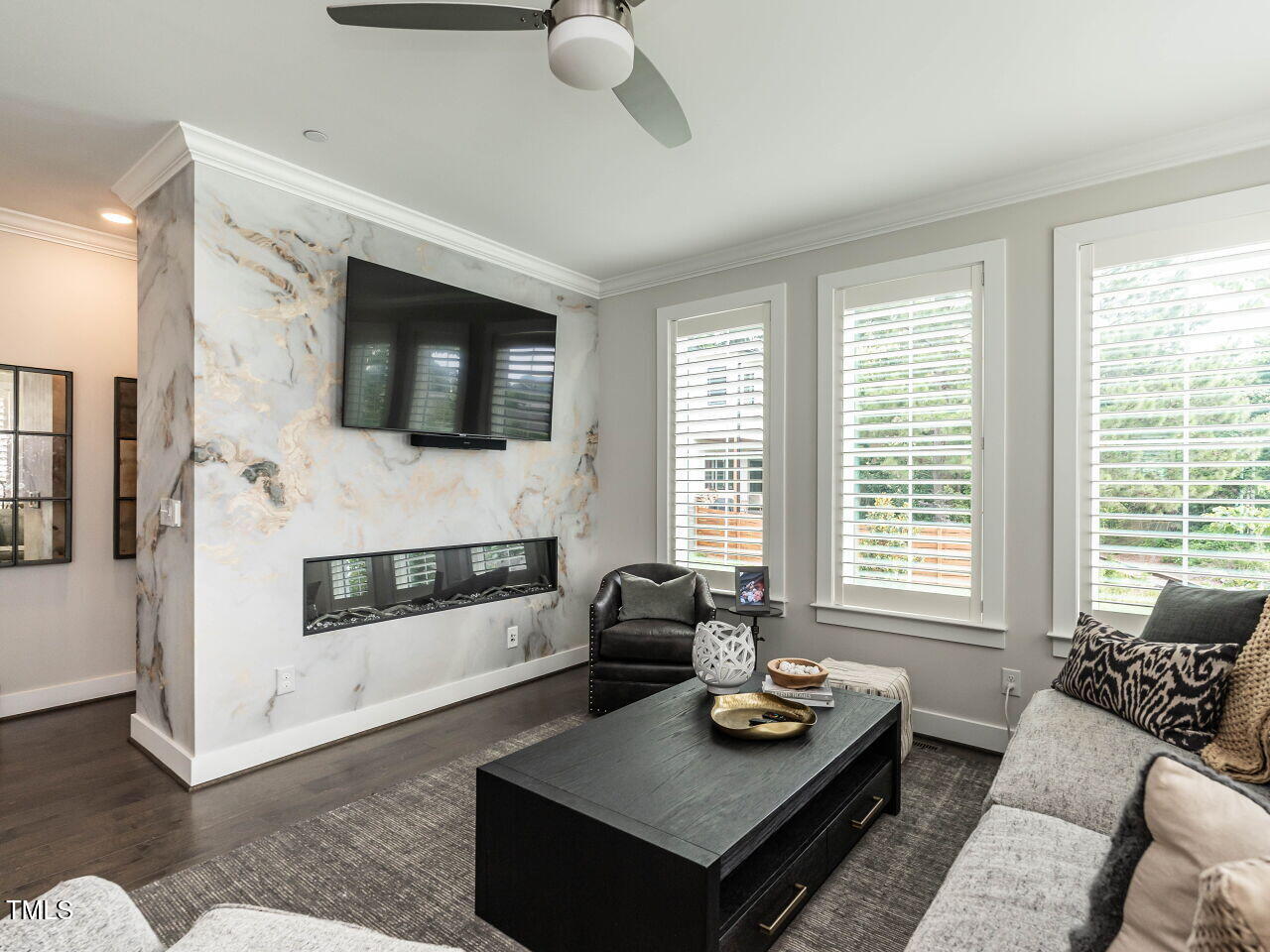 1610 Draper View Loop, Unit 101 Raleigh, NC 27608 - Photo 22 of 35 008-1280x960-family-room