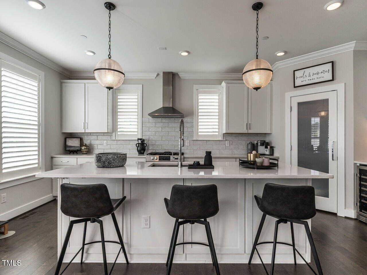 1610 Draper View Loop, Unit 101 Raleigh, NC 27608 - Photo 23 of 38 013-1280x960-kitchen