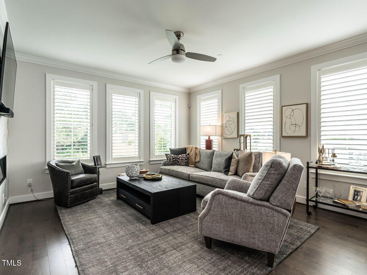 1610 Draper View Loop, Unit 101 Raleigh, NC 27608 - Photo 5 of 38 006-1280x960-family-room