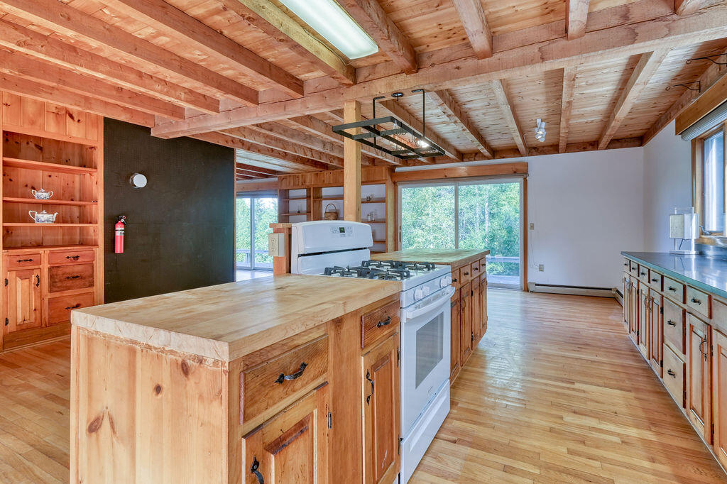263 Eggemoggin Road Deer Isle, ME 04650 - Photo 22 of 59 LaRoccaLane-15