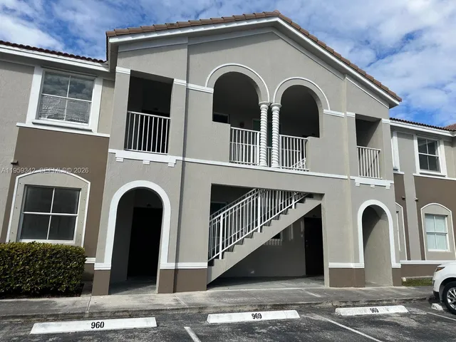 $199,000 | 1661 Southeast 29th Court, Unit 104, Homestead, FL 33035