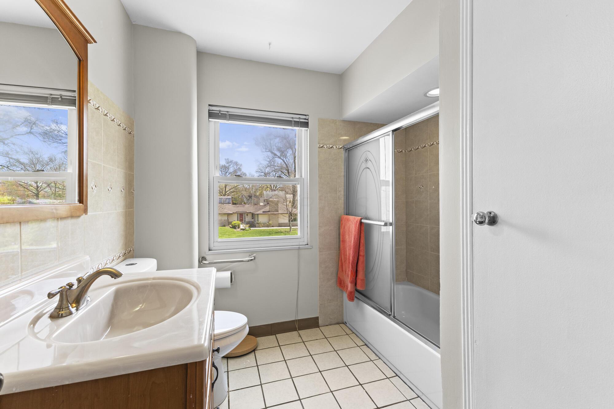 109 South Broadleigh Road Columbus, OH 43209 - Photo 18 of 39 19_cs9a5553