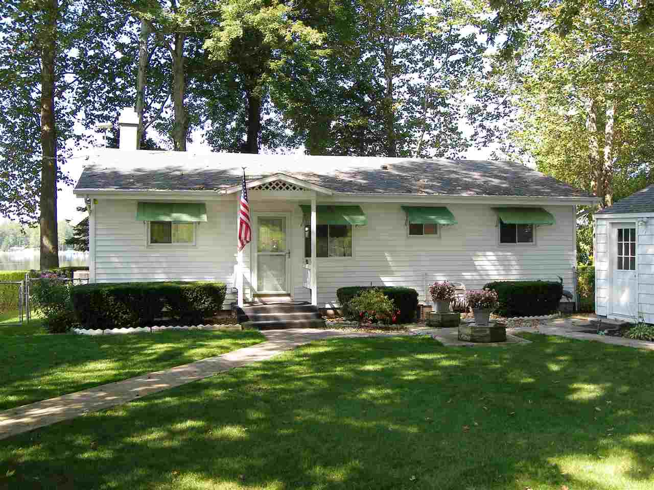 409 Ems R4 Lane Pierceton, IN 46562 - Photo 9 of 36 Gallery Image 9