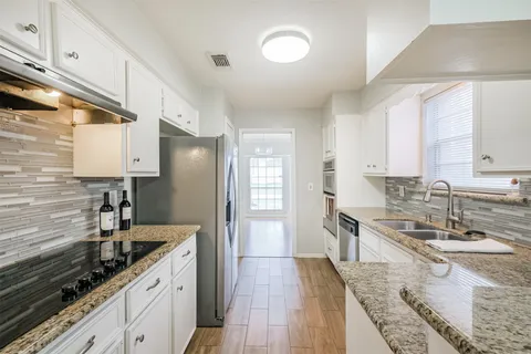 $305,000 | 2326 Bright Meadows Drive, Missouri City, TX 77489