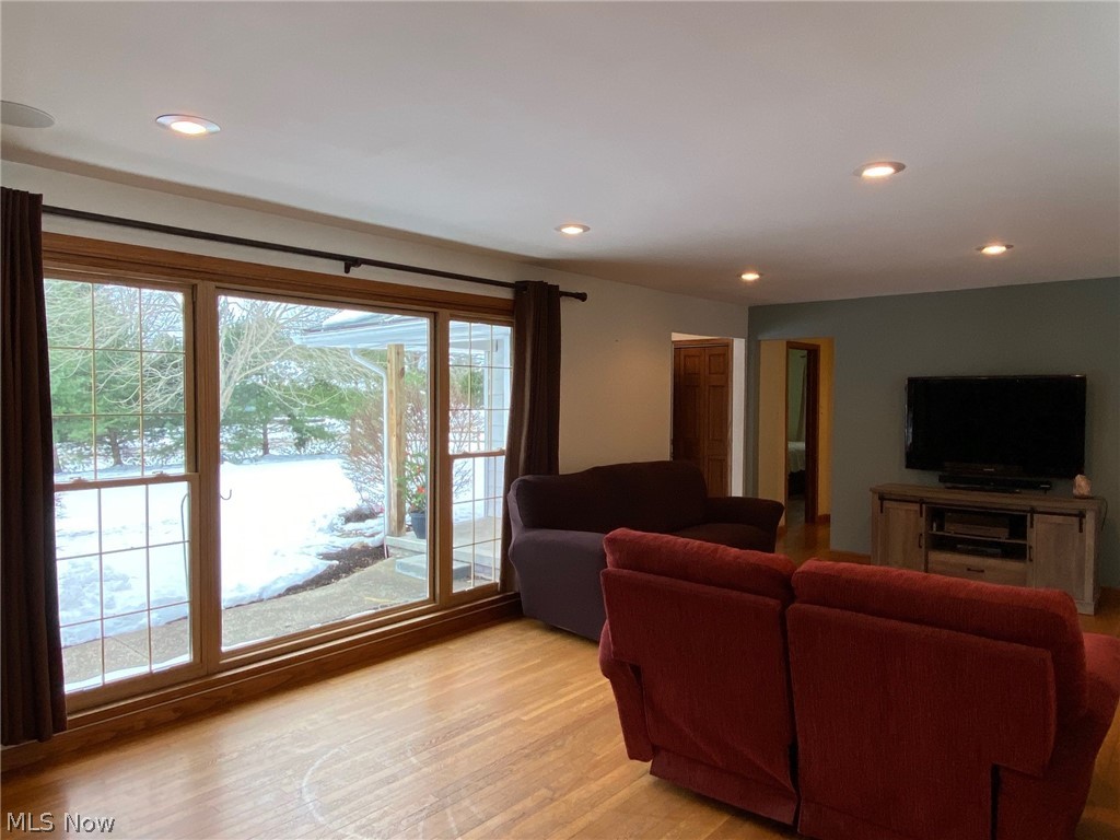 11870 Bean Road Chardon, OH 44024 - Photo 4 of 31 Gallery Image 4