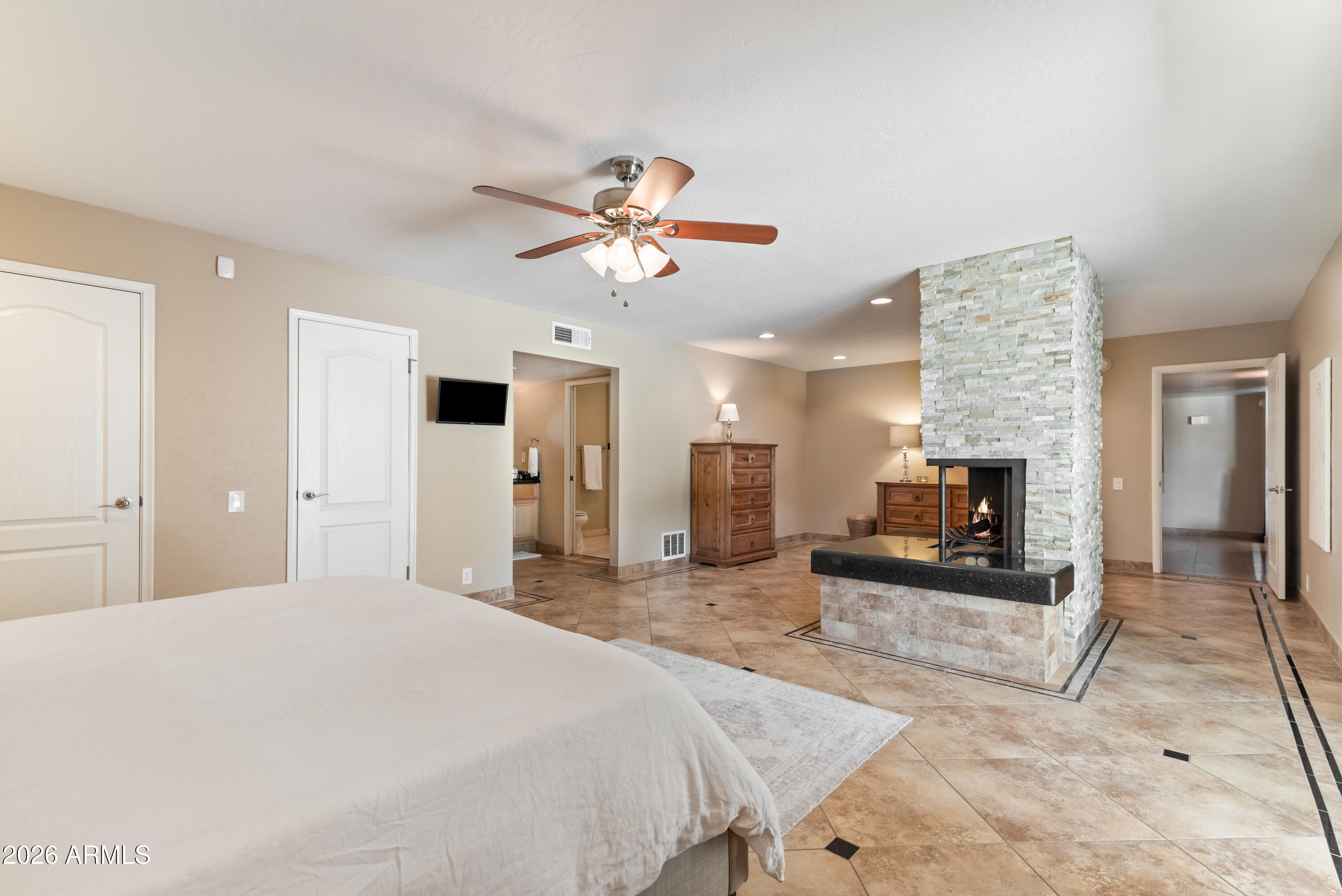 5601 East Charter Oak Road Scottsdale, AZ 85254 - Photo 25 of 56 Primary Suite