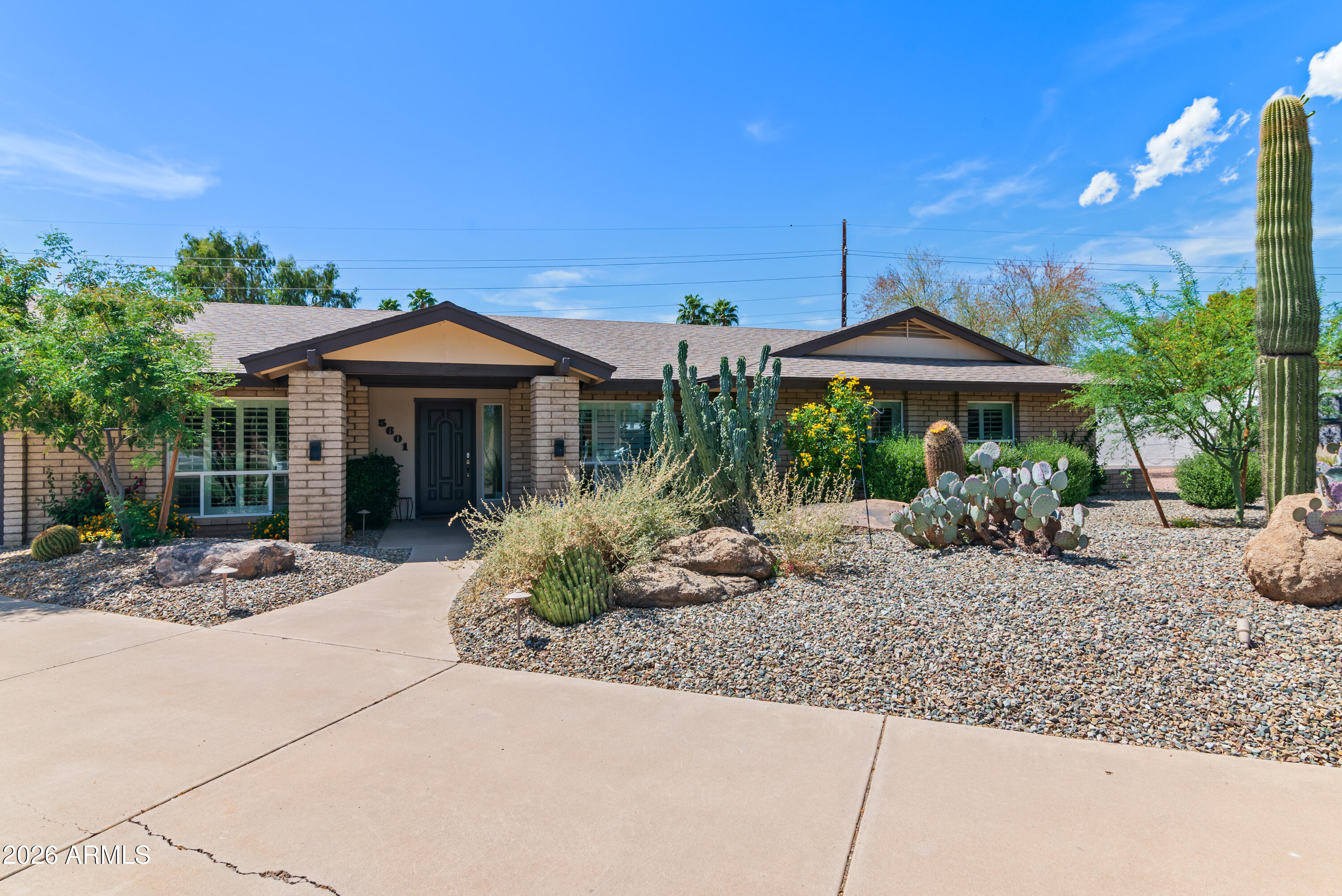 5601 East Charter Oak Road Scottsdale, AZ 85254 - Photo 3 of 56 4_5601 e charter oak rd-3