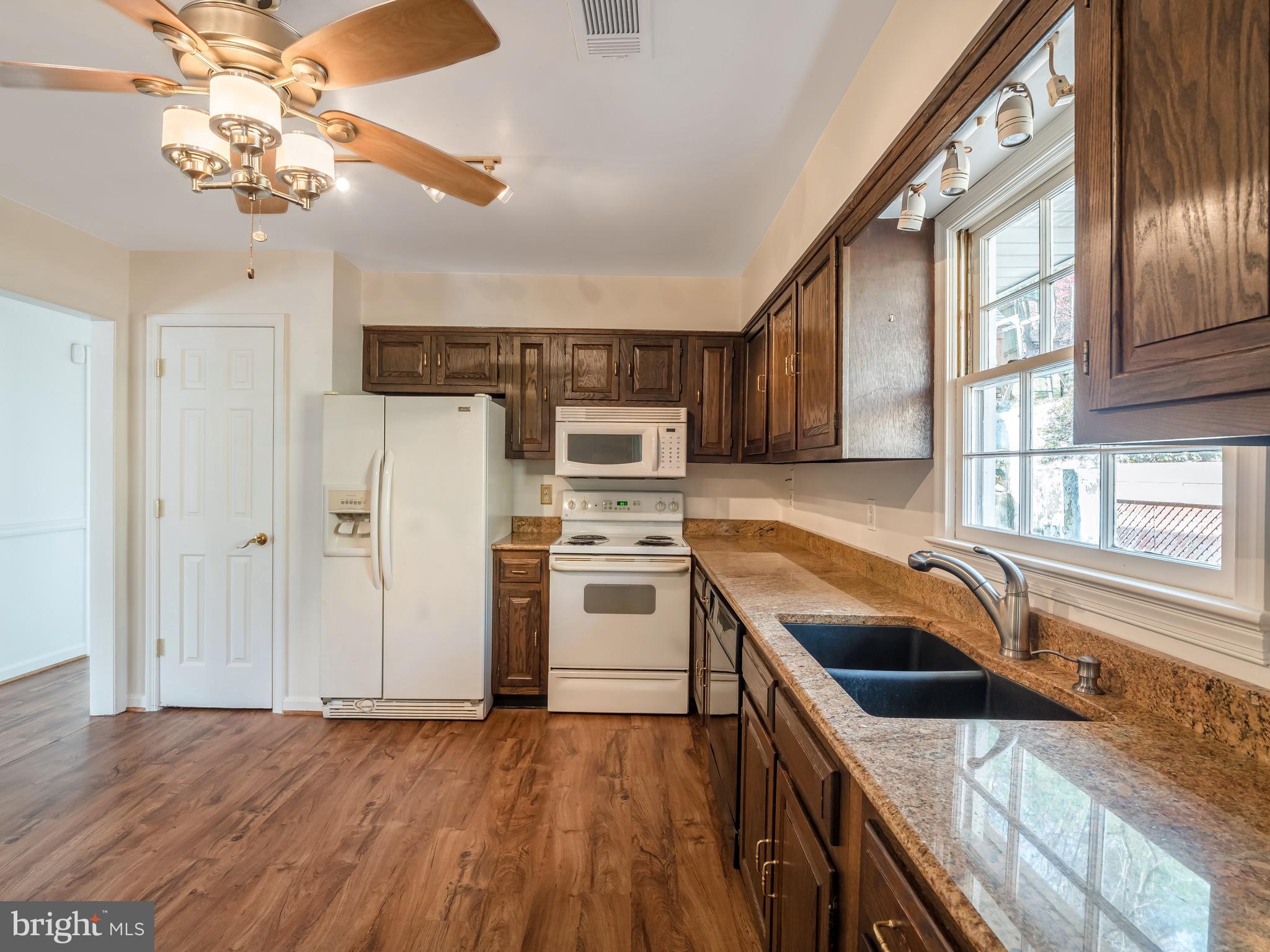 6742 Kelly Road Warrenton, VA 20187 - Photo 2 of 32 Gallery Image 2